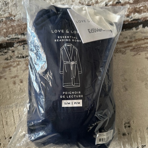 Love and Lore Reading Robe - Picture 2 of 3